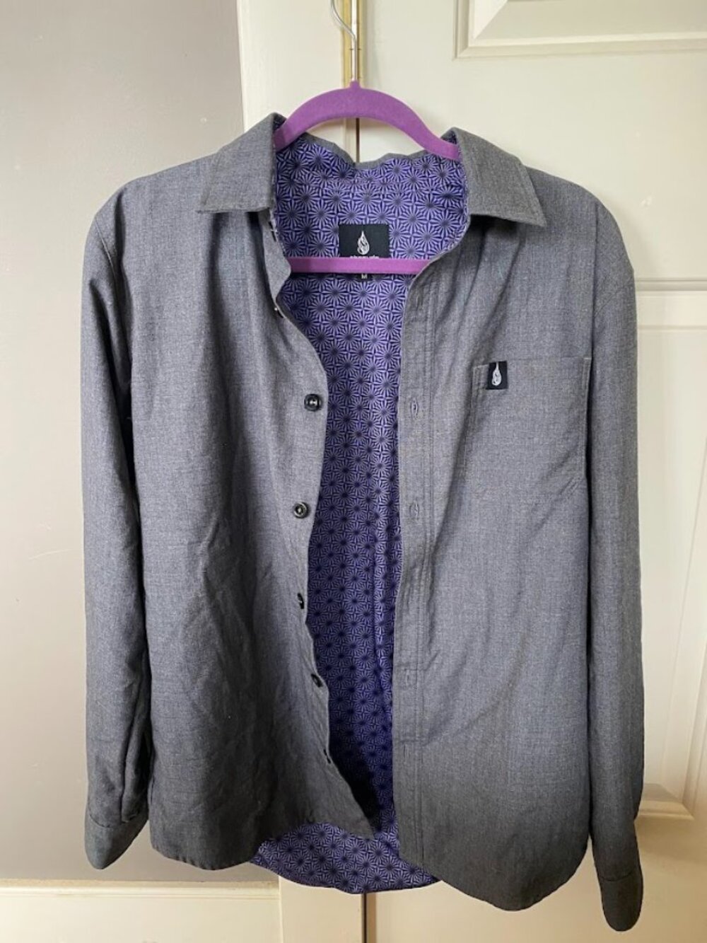 Threyda Long Sleeve Button Down Shirt (Medium)